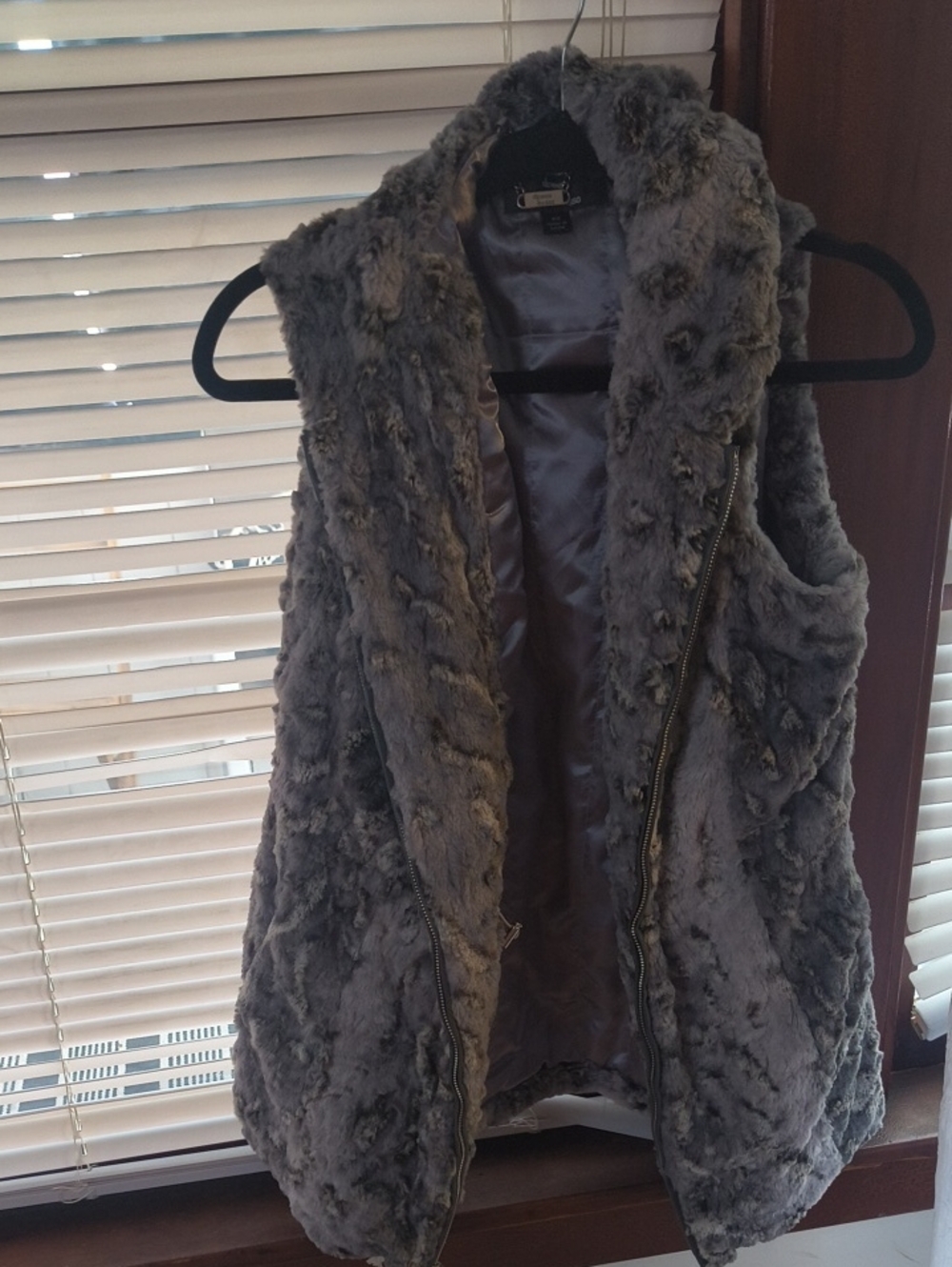 dennis basso Gray Faux-Fur Zip-Front Vest